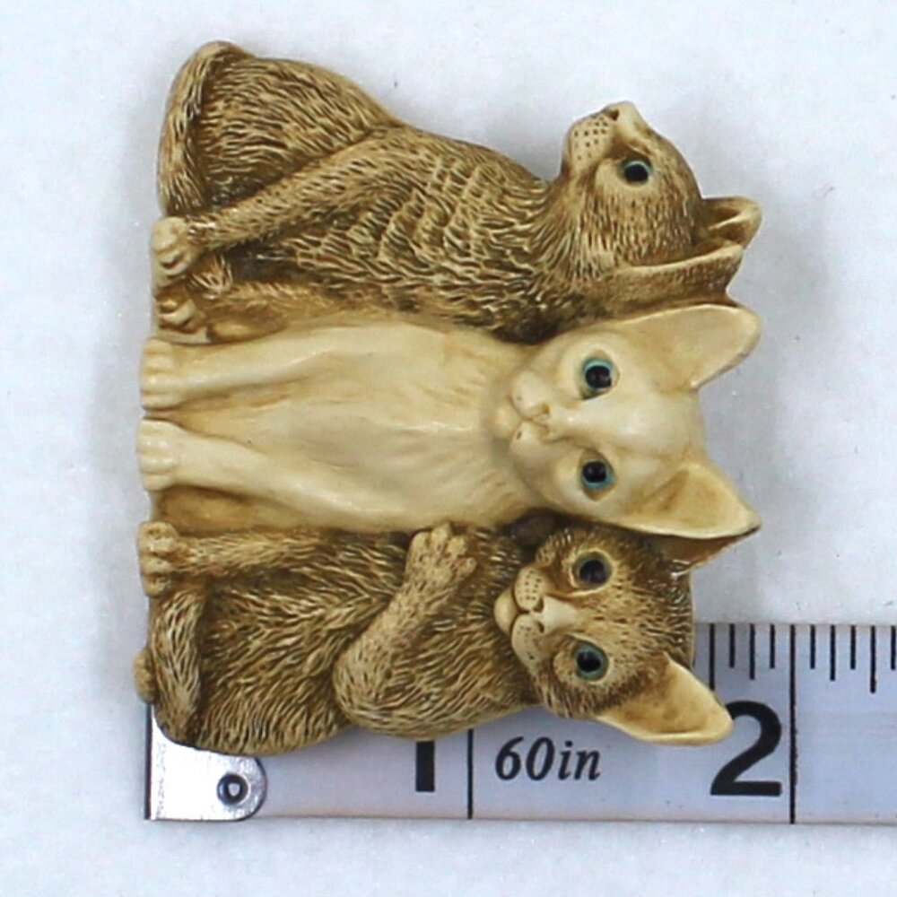 Harmony Kingdom Made in England 3 Green Eyed Furry Cat Brooch or Pin - Picture 10 of 12